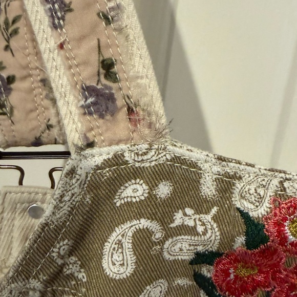 POL Almond Denim Floral Lover
Embroidery Patchwork Overalls - Picture 9 of 10